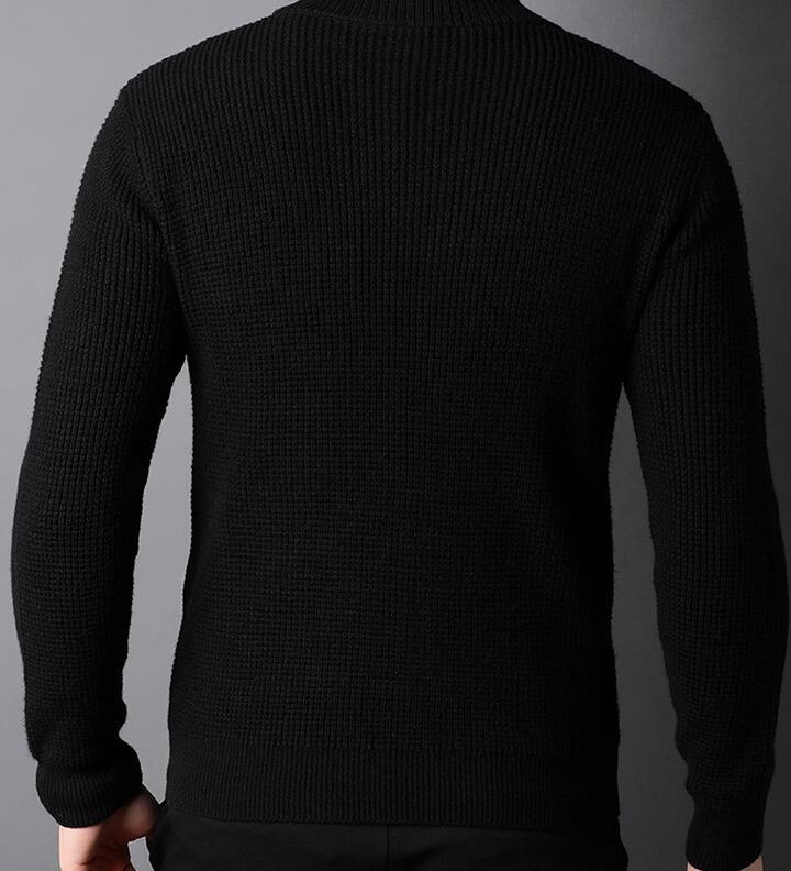 THE FULL-ZIPPED COLLAR SWEATER