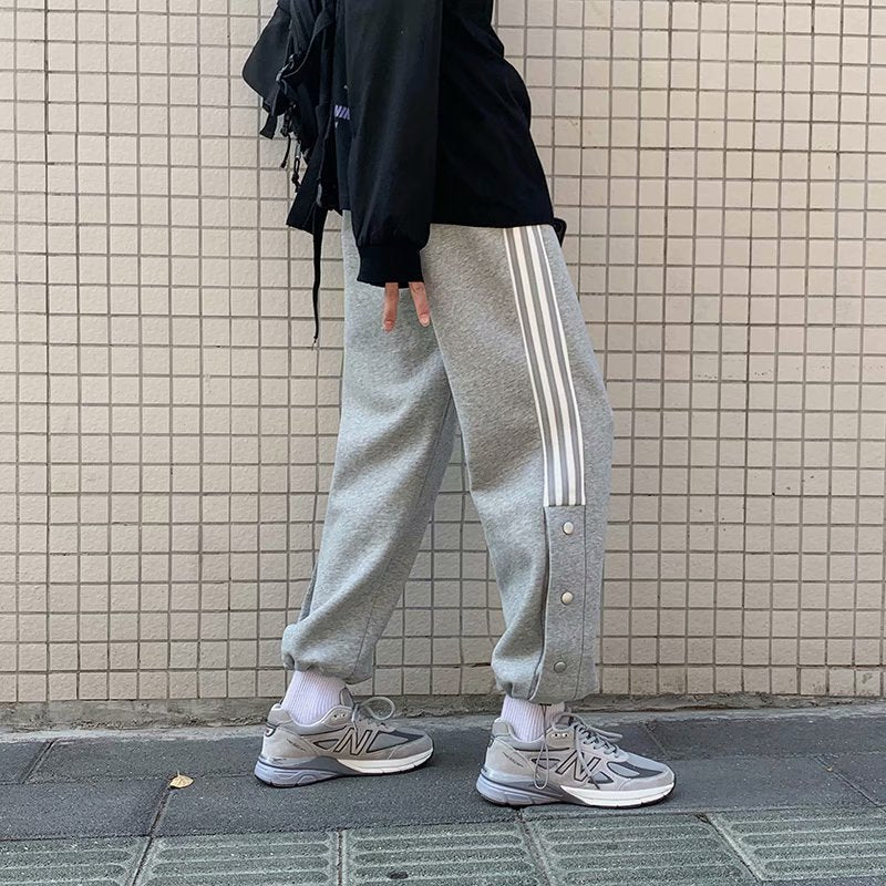 THE CASUAL TRACK PANTS